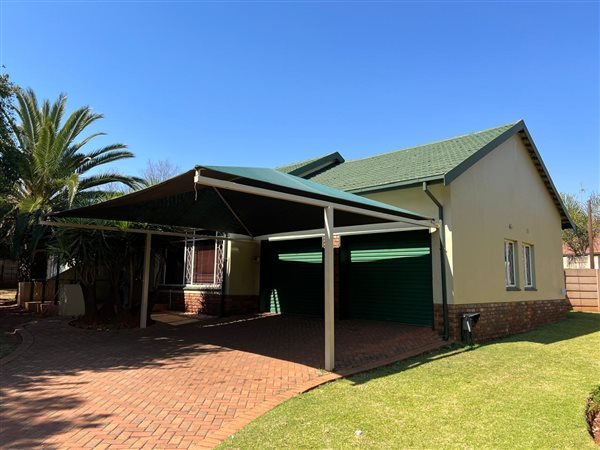 4 Bedroom House 4 Bedroom House