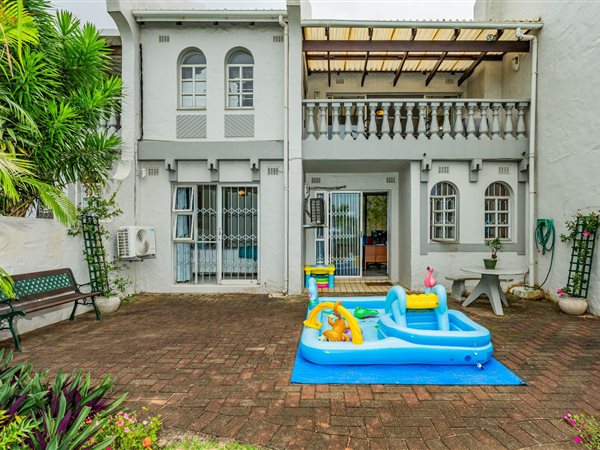 3 Bedroom Townhouse 3 Bedroom Townhouse