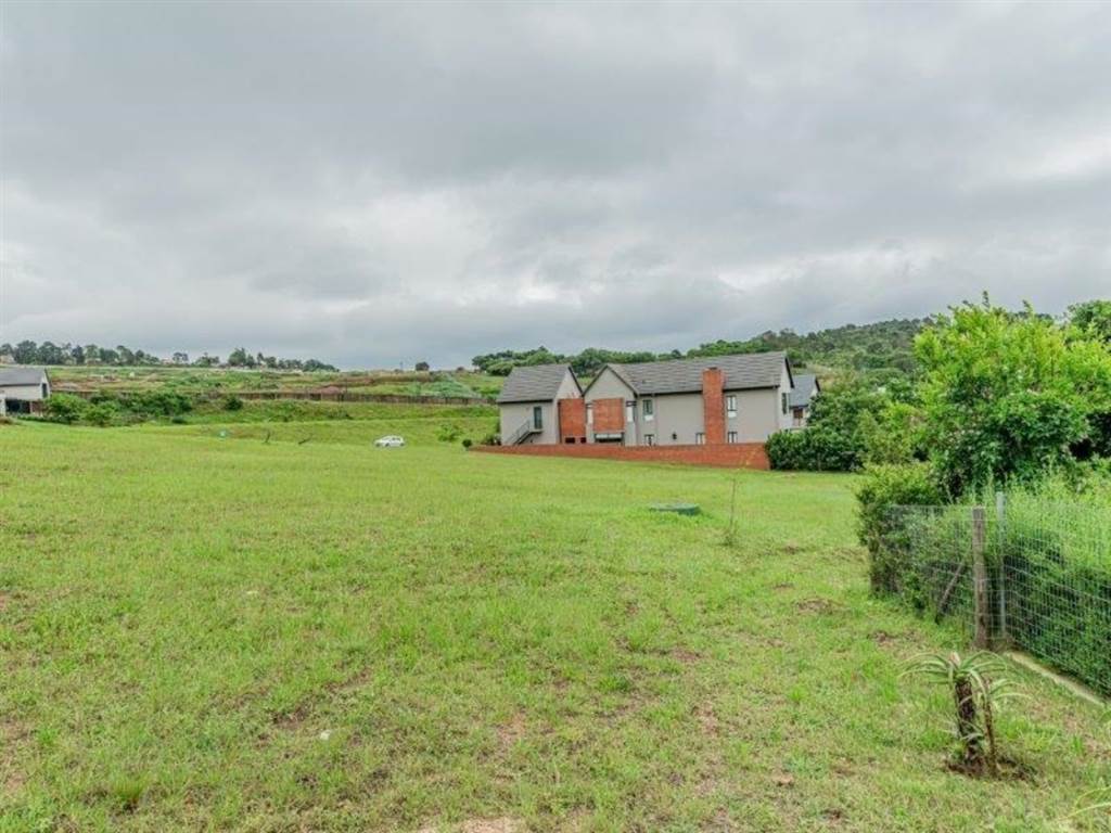 1095 m² Land available in Cotswold Downs Estate photo number 2
