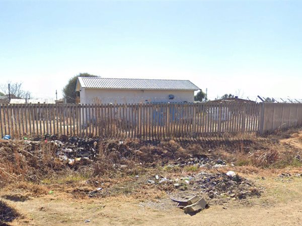 899  m² Commercial space in Thabong