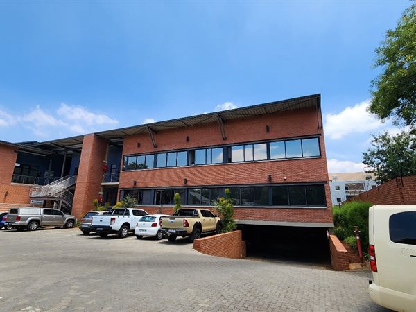133  m² Commercial space in Lynnwood