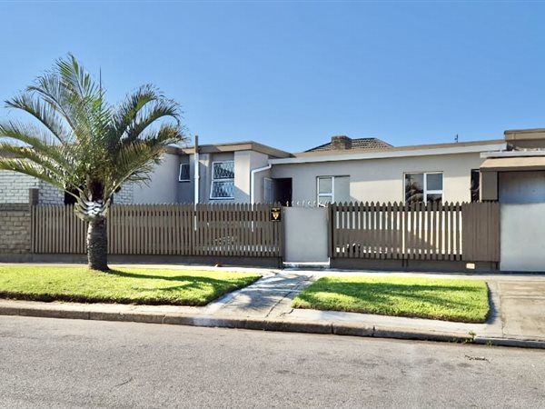 4 Bedroom House 4 Bedroom House