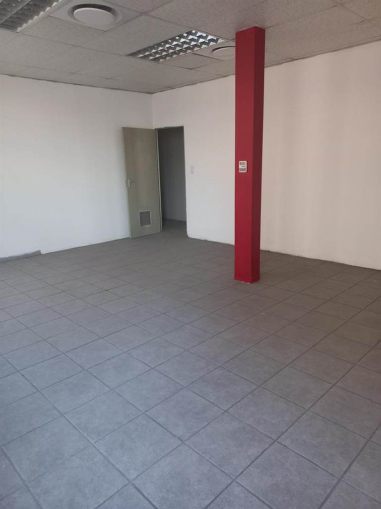 952  m² Commercial space in Nelspruit Central photo number 8
