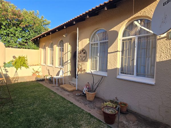 2 Bedroom Townhouse 2 Bedroom Townhouse
