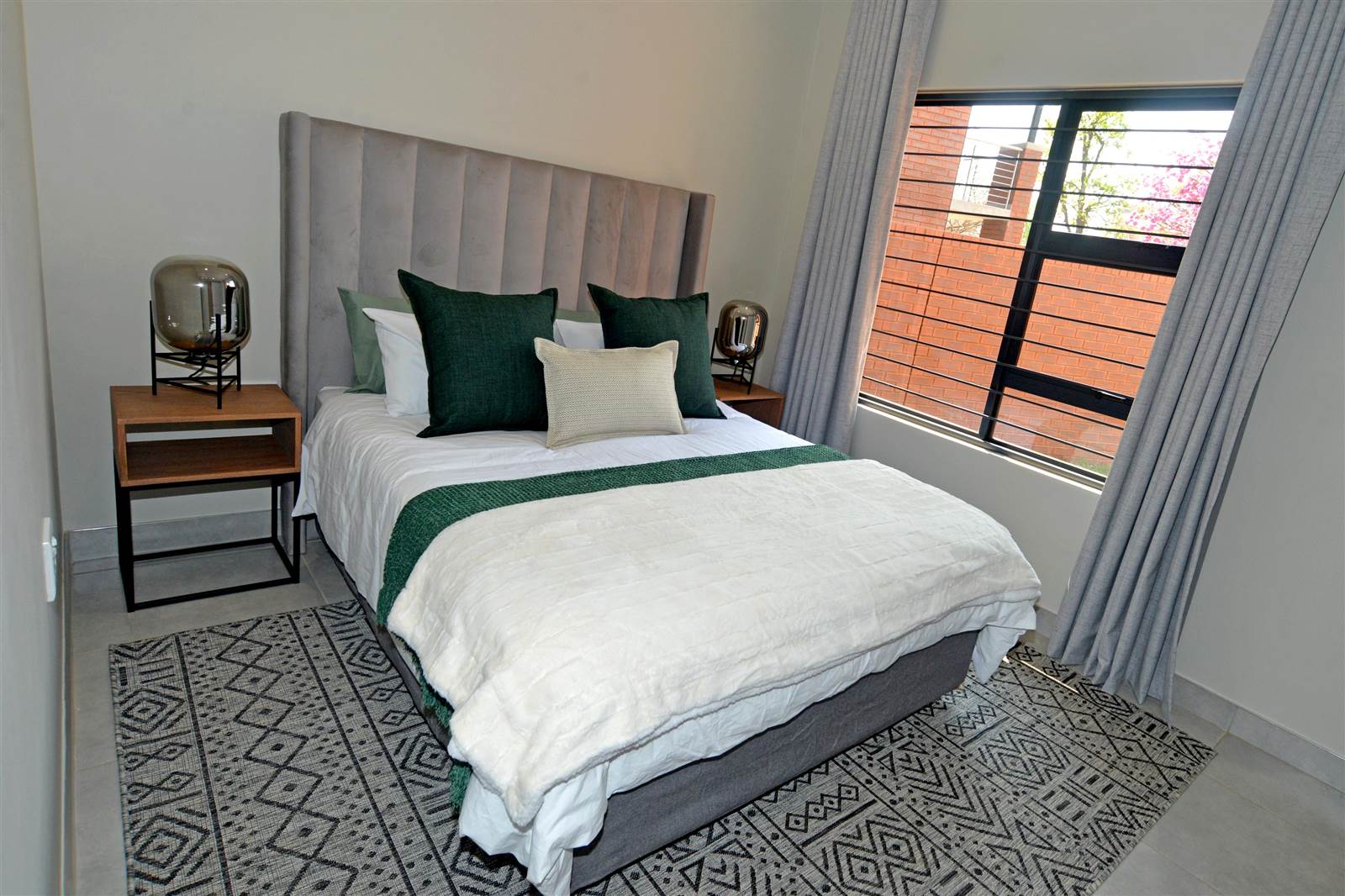 3 Bed Simplex in Boardwalk Villas photo number 12