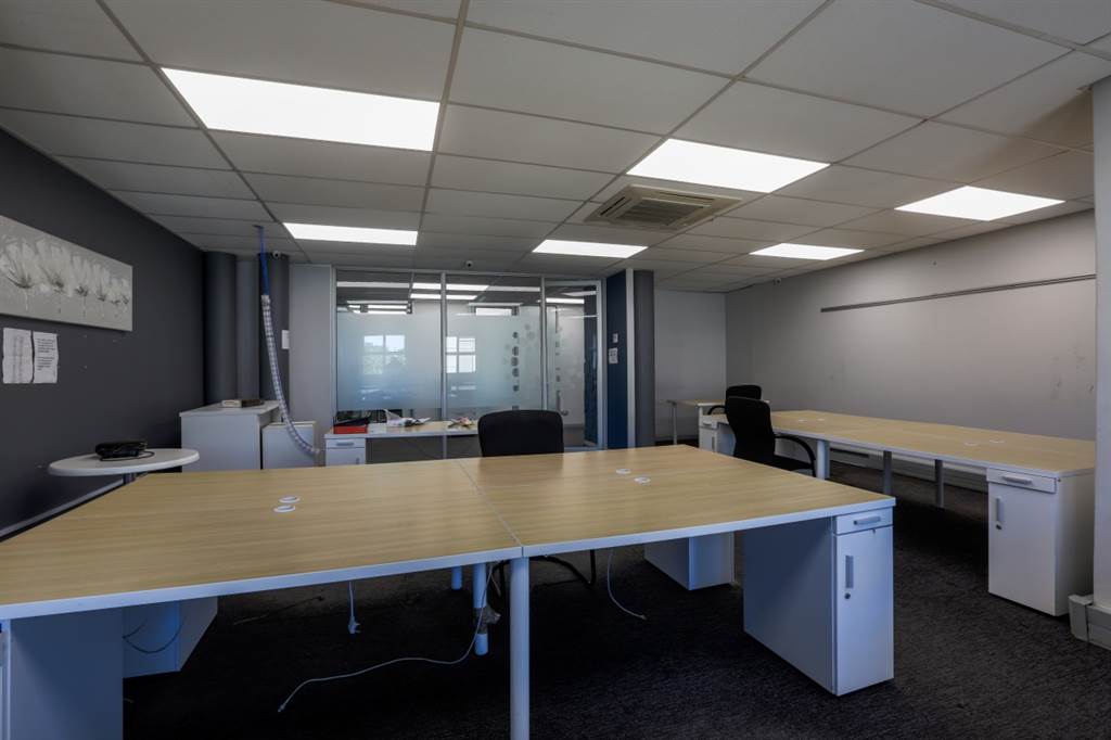 604  m² Office Space in Pinelands photo number 11