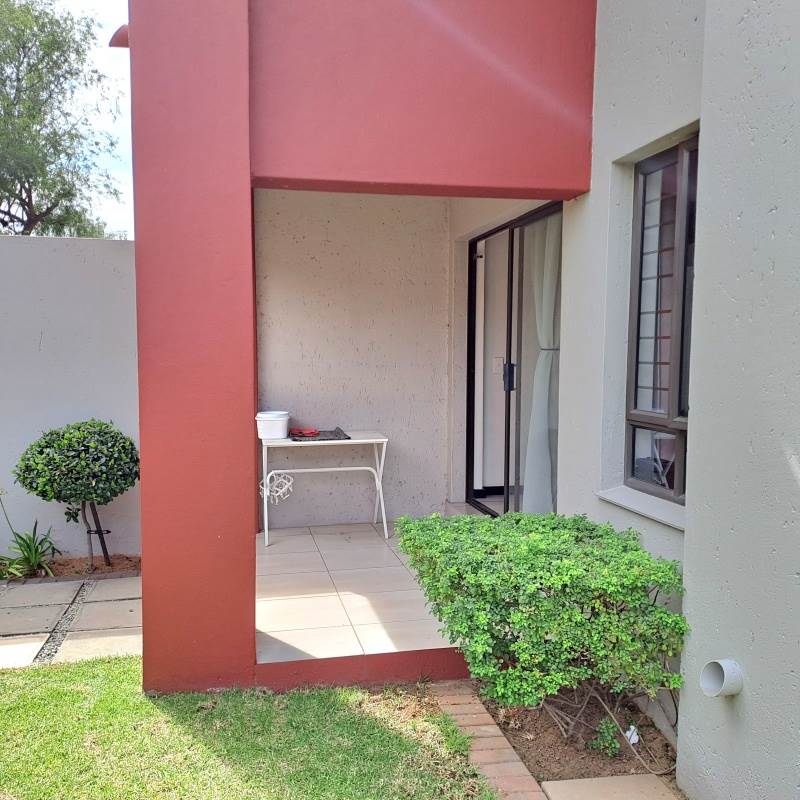 1 Bed Apartment in Sunninghill photo number 13