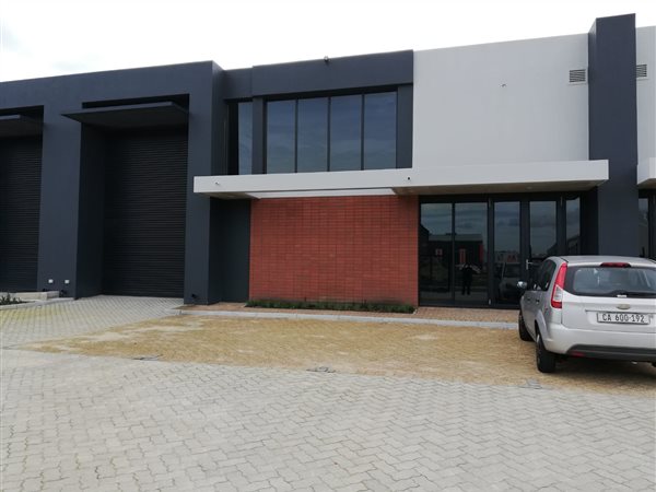 280  m² Industrial space