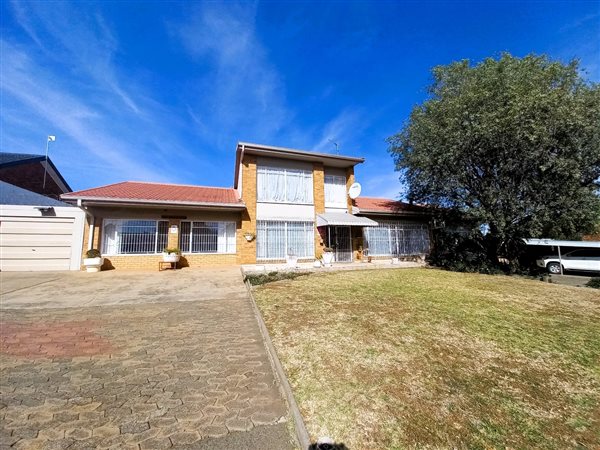 3 Bedroom House 3 Bedroom House