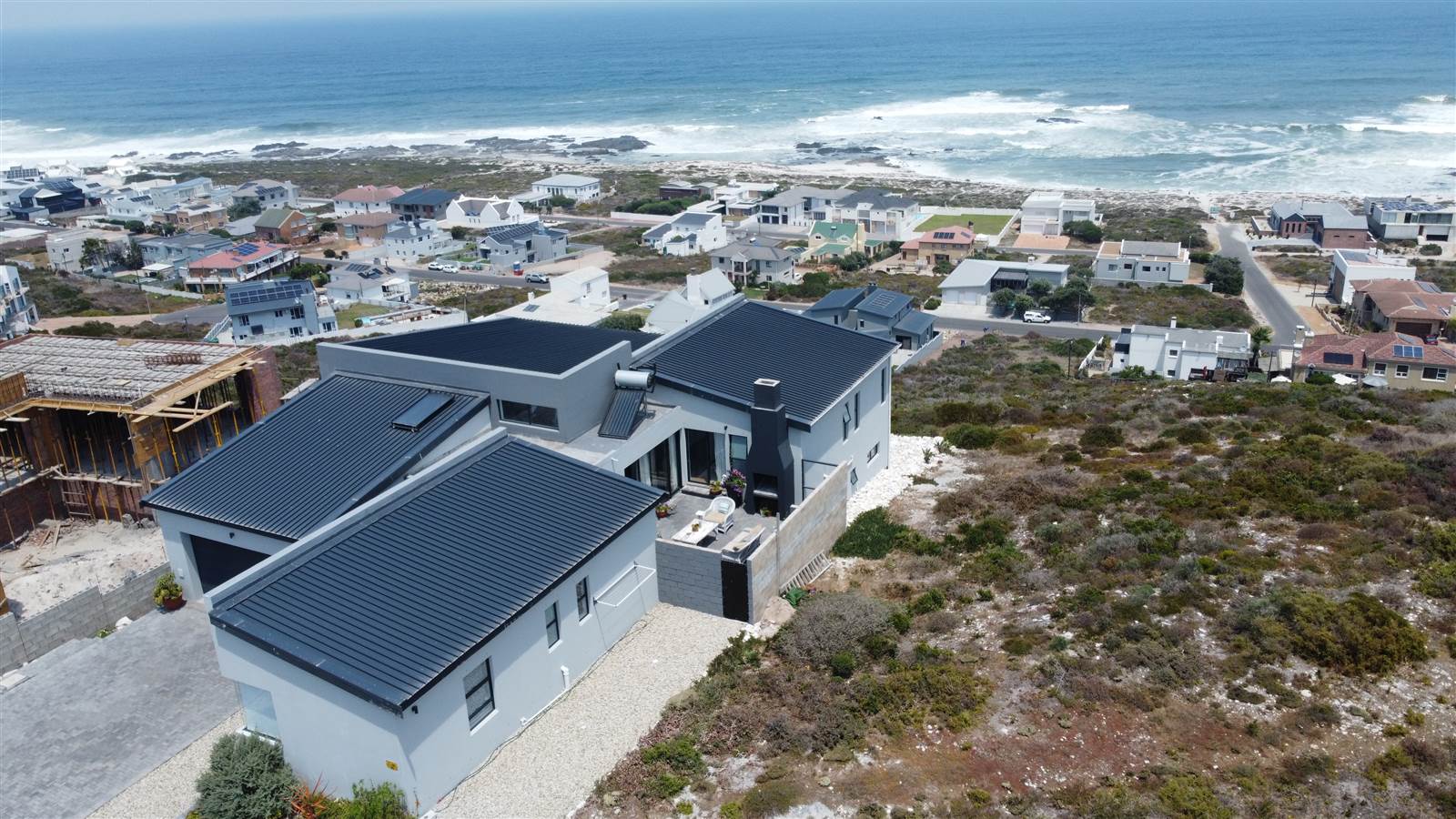 6 Bed House in Yzerfontein photo number 1