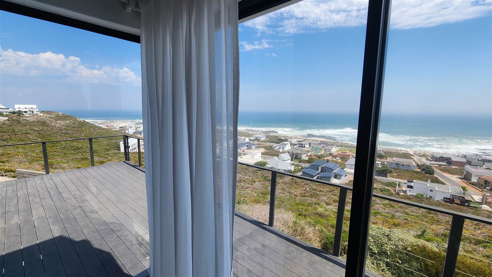 6 Bed House in Yzerfontein photo number 19