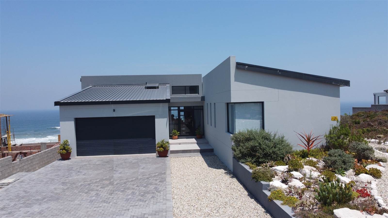 6 Bed House in Yzerfontein photo number 2