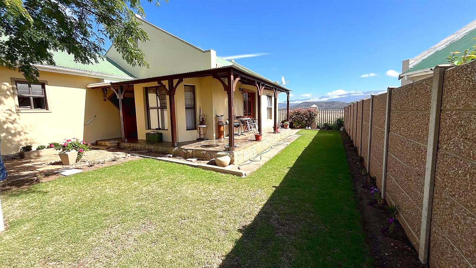 2 Bed Townhouse in Riversdale photo number 24