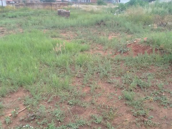 3000 m² Land available in Clayville