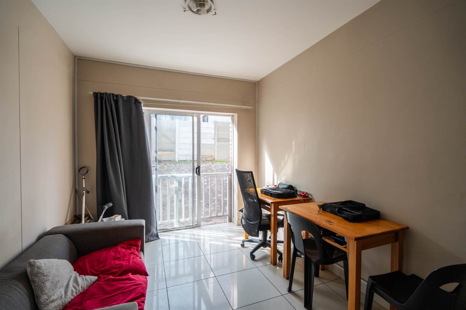 3 Bed Apartment in Grahamstown Central photo number 11