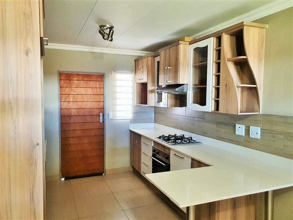2.5 Bed Apartment in Andeon AH