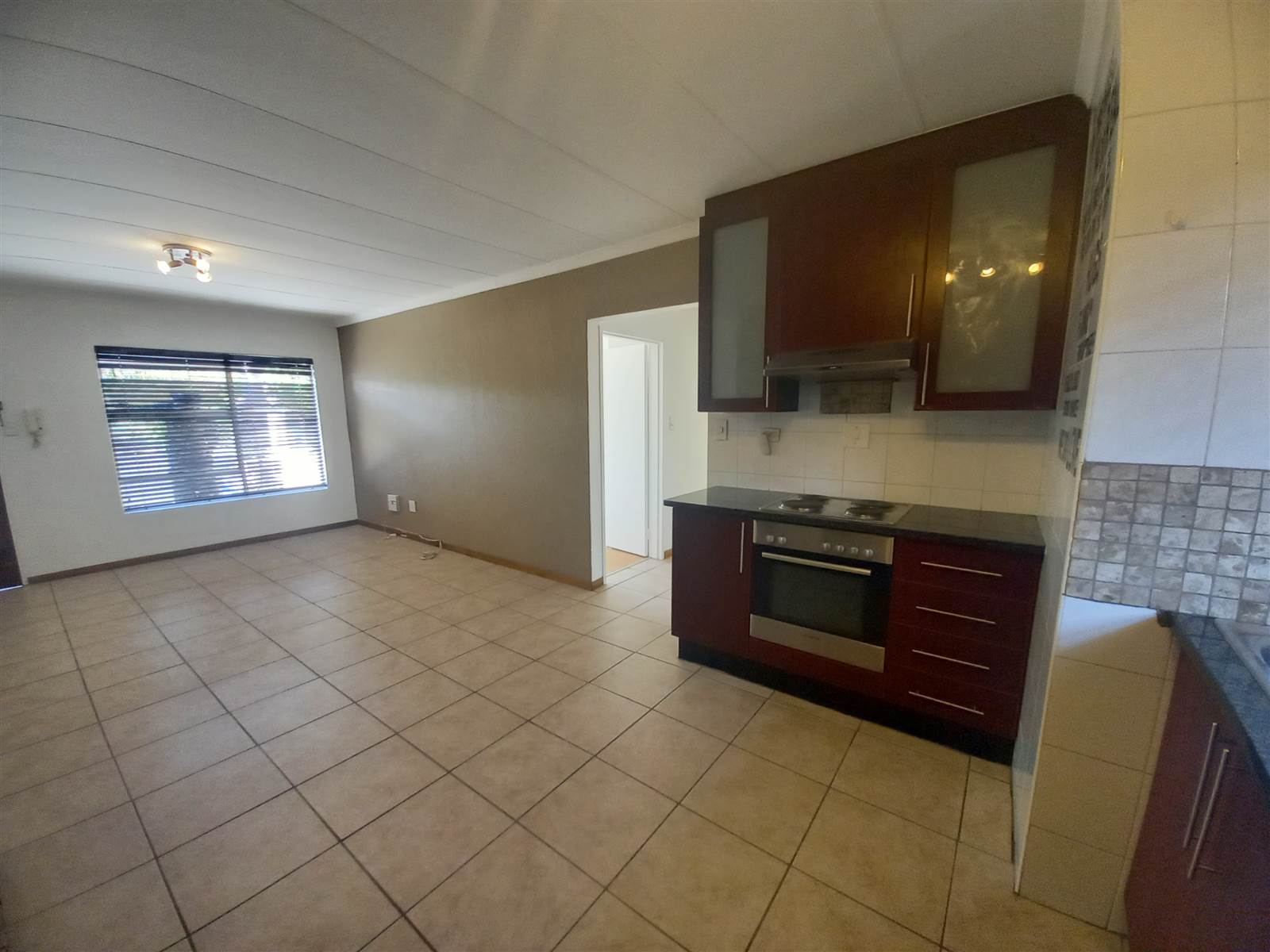 2 Bed House in Marais Steyn Park photo number 6