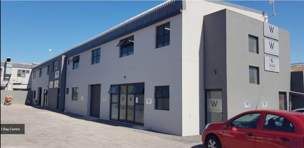 232  m² Industrial space in Middedorp photo number 1
