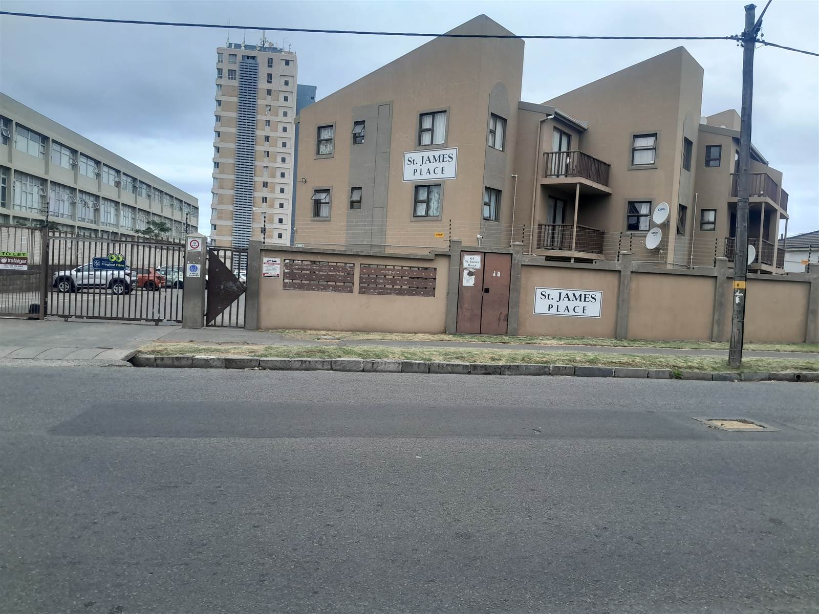 2 Bed House in Southernwood photo number 1