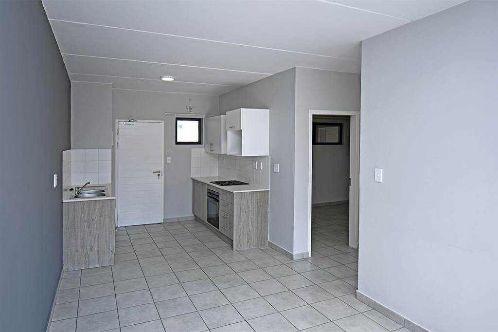 2 Bed Apartment in Parklands North photo number 10