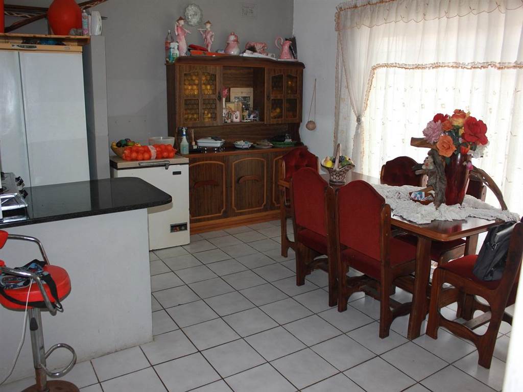 2 Bed House in Umkomaas photo number 6