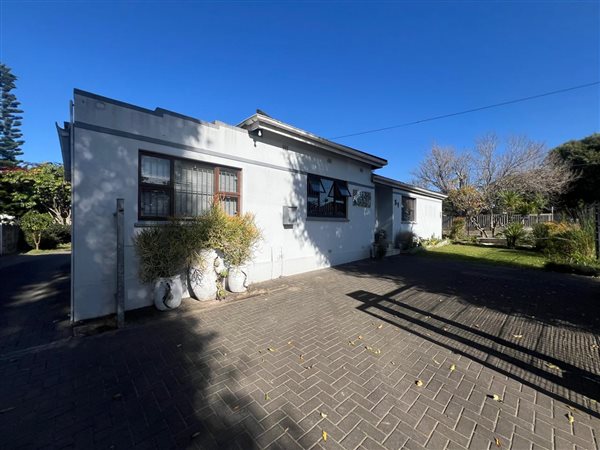 180  m² Commercial space