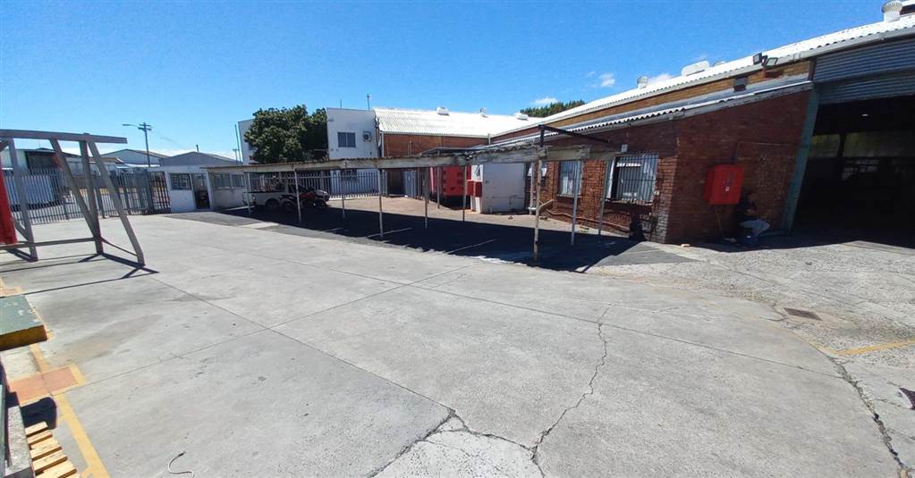 3430  m² Industrial space in Bellville Central photo number 2