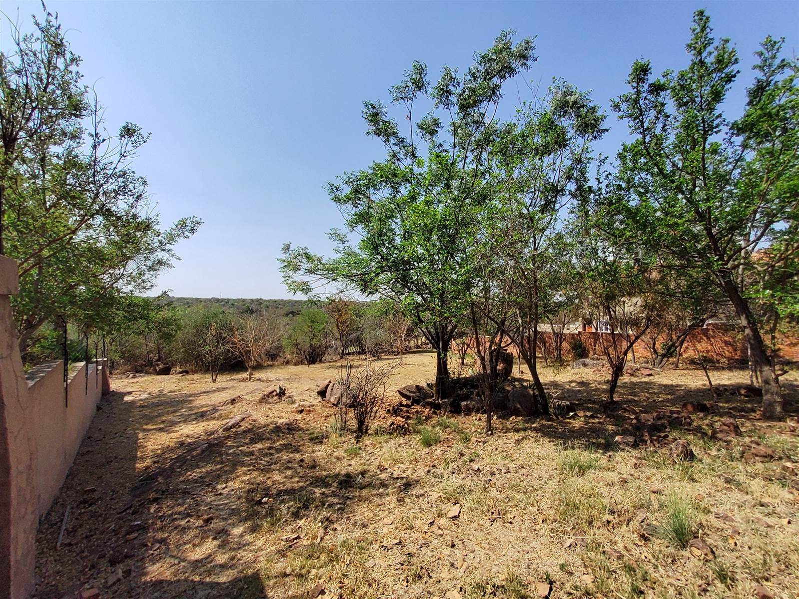 945 m² Land available in Pebble Rock photo number 2