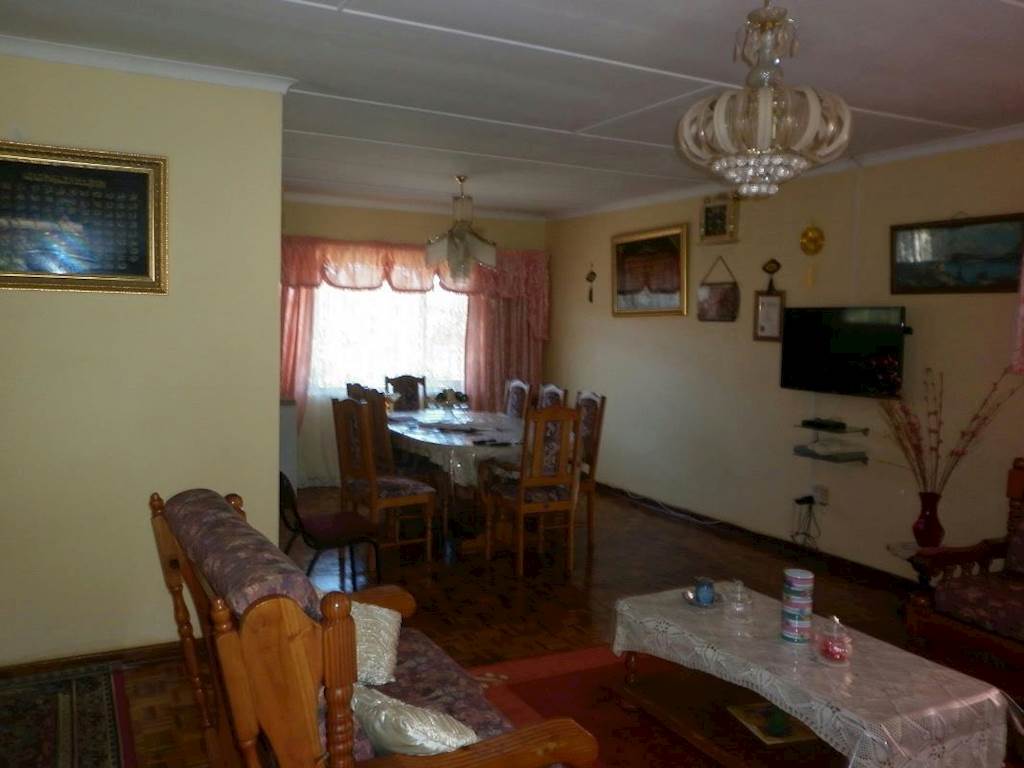 3 Bed House in Umzinto photo number 3