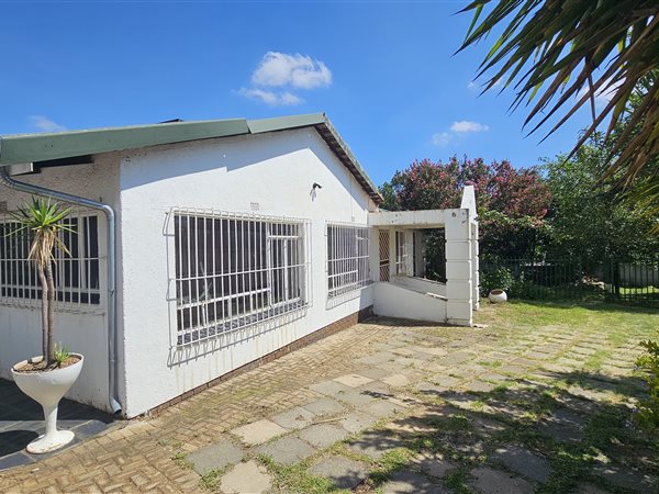 6 Bedroom House 6 Bedroom House