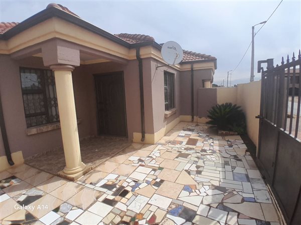 4 Bedroom House 4 Bedroom House