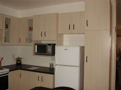 2 Bed Flat in Scottburgh Central photo number 7