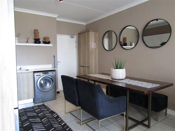 2 Bed Apartment in Silver Lakes