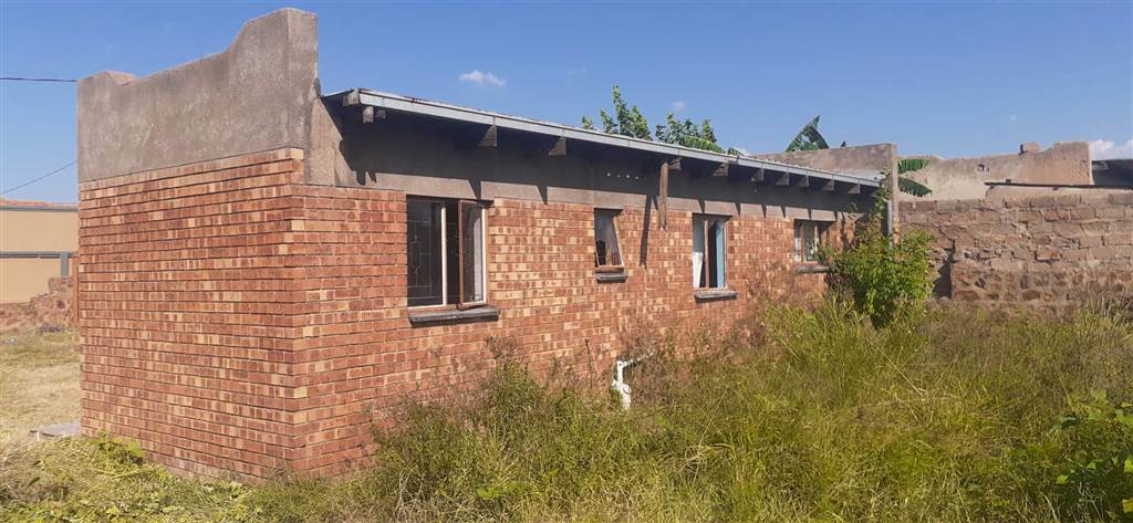 2 Bed House in Soshanguve photo number 24