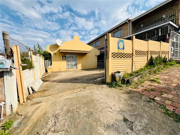 2 Bedroom House