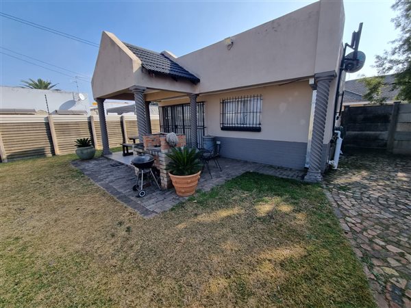 1 Bedroom Garden Cottage