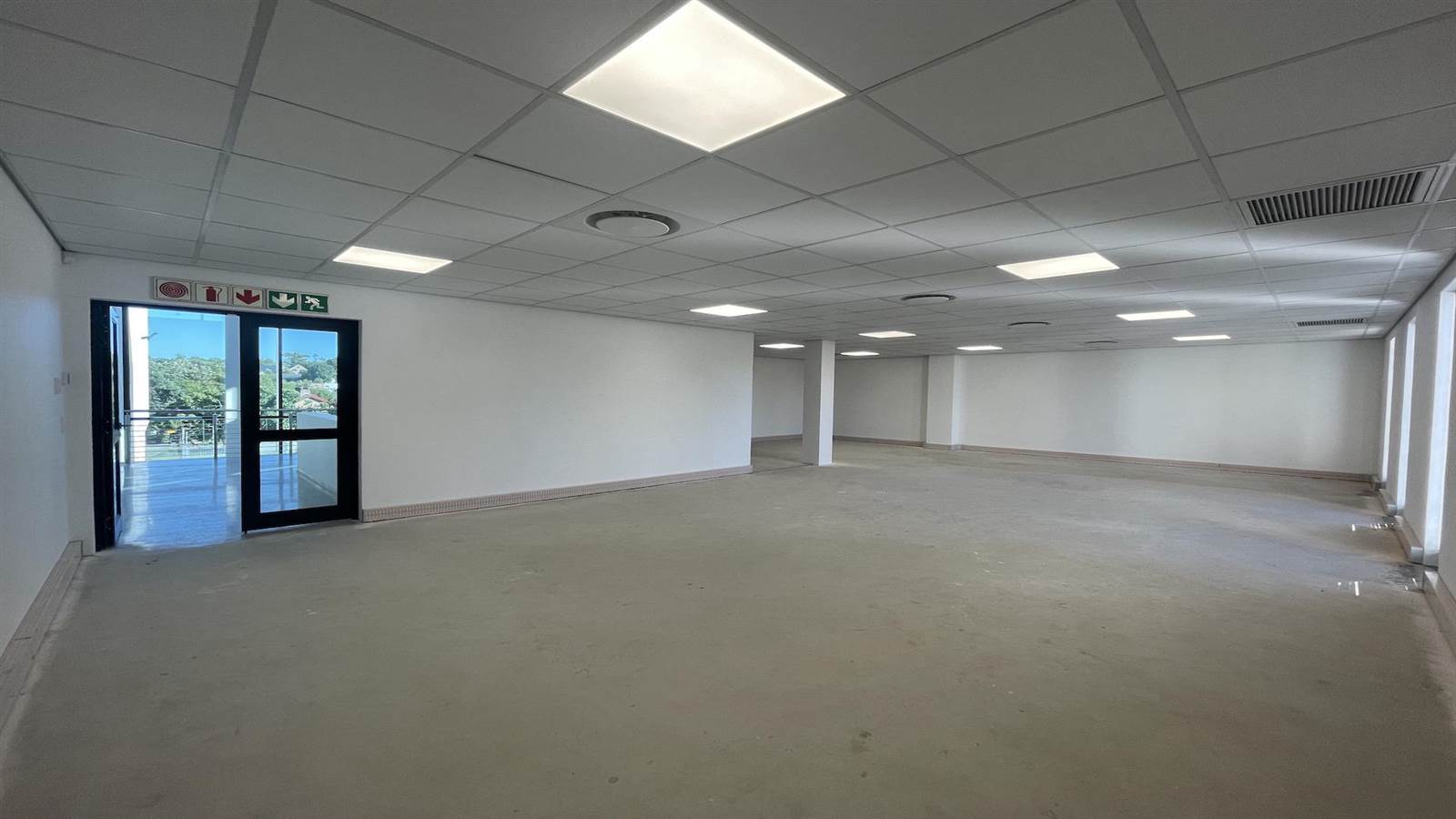 98  m² Commercial space in Durbanville Central photo number 2