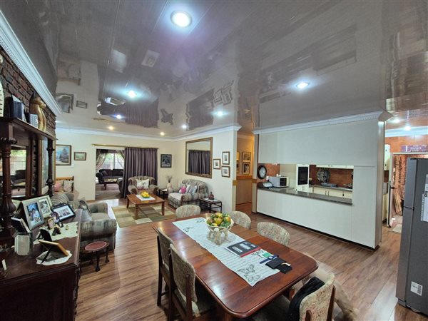 4 Bedroom House 4 Bedroom House