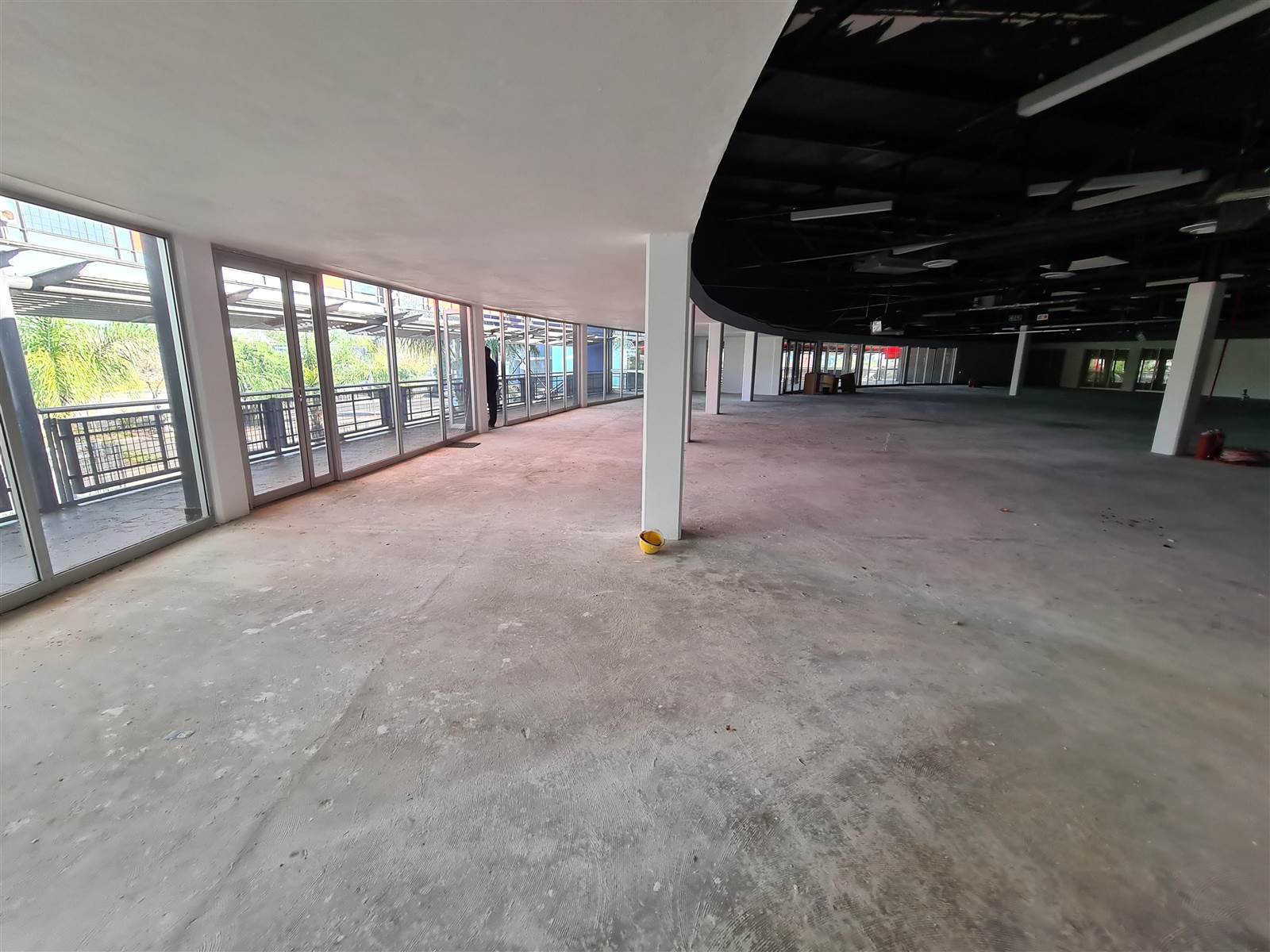 1140  m² Retail Space in Rooihuiskraal photo number 6