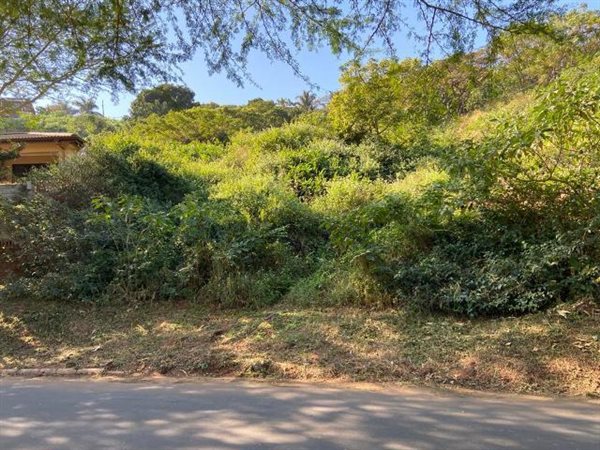 2543 m² Land available in La Mercy