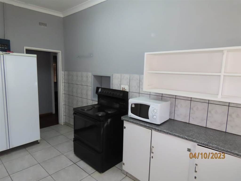 4 Bed House in Jan Kempdorp photo number 11