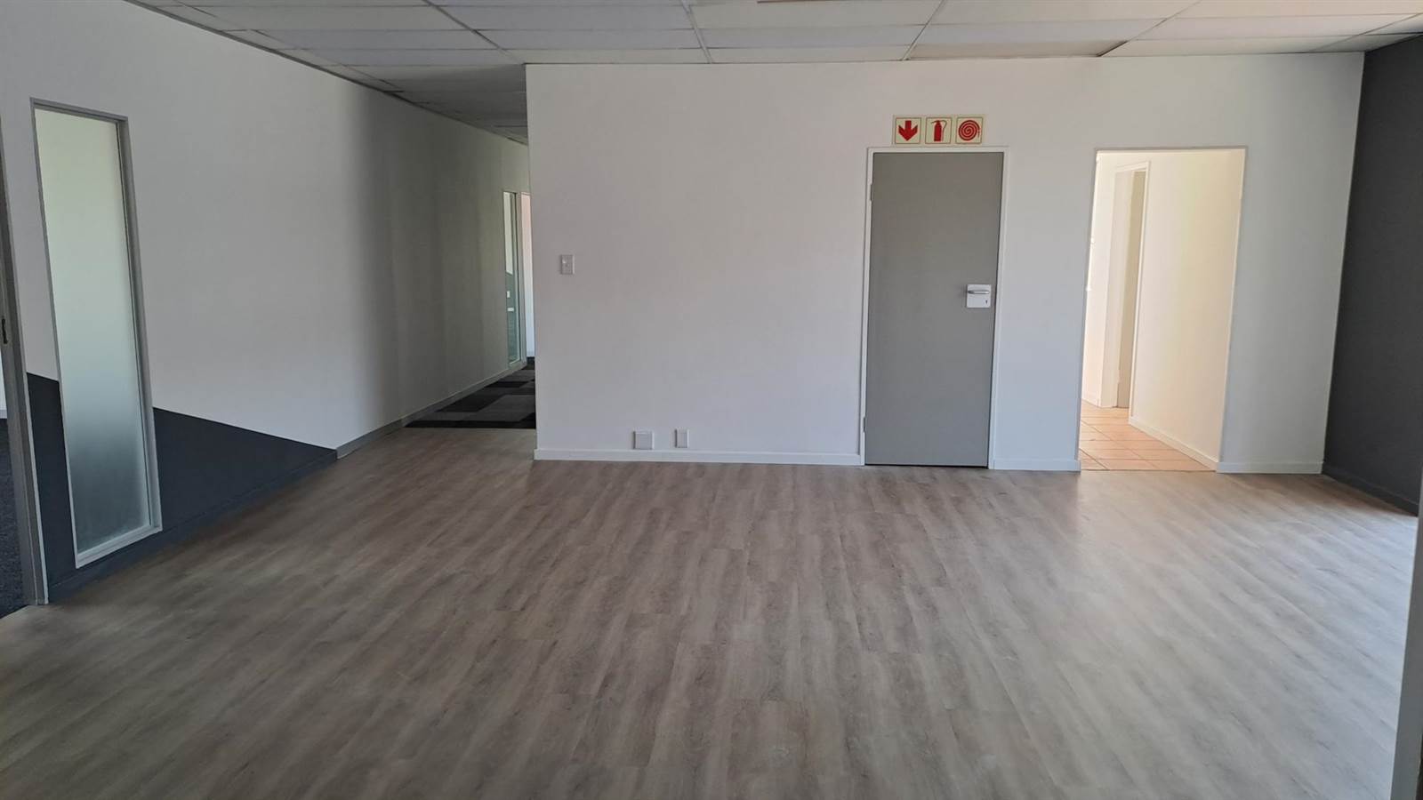 231  m² Office Space in Randjespark photo number 7