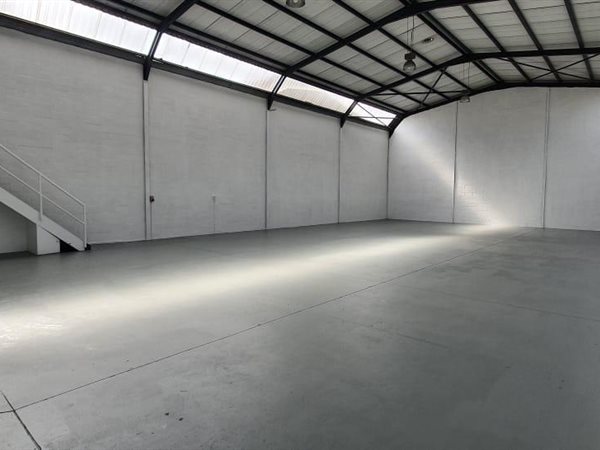 840  m² Industrial space