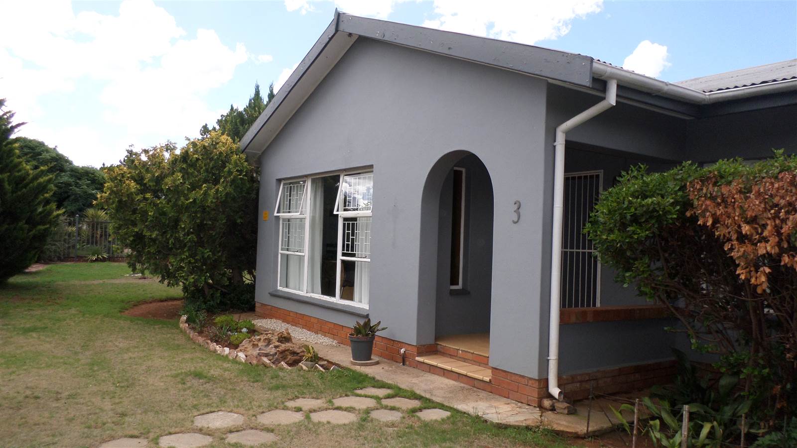 3 Bed House in Middelburg photo number 3