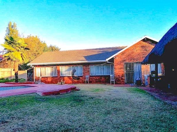 3 Bedroom House 3 Bedroom House