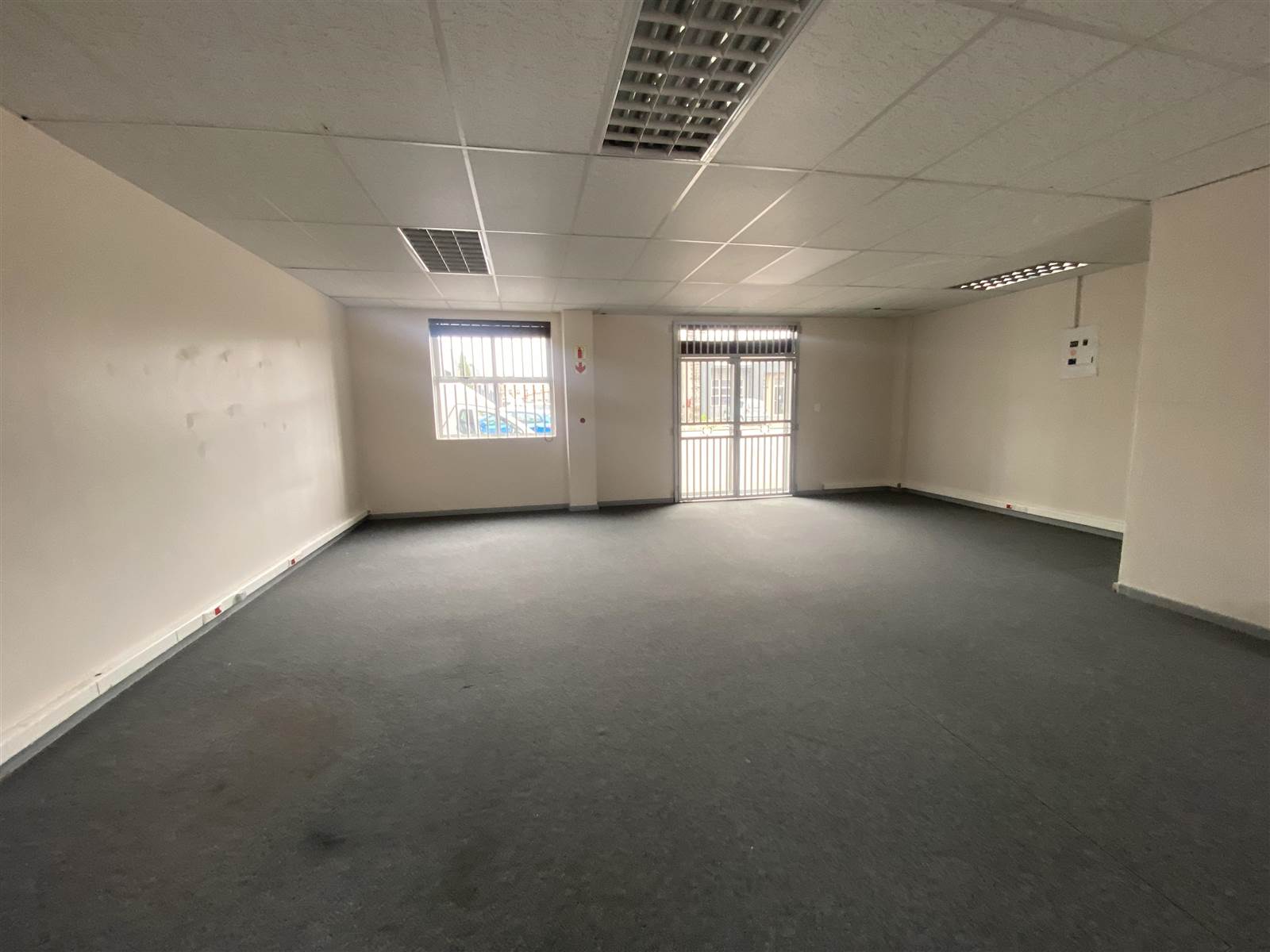 100  m² Commercial space in Milnerton photo number 6