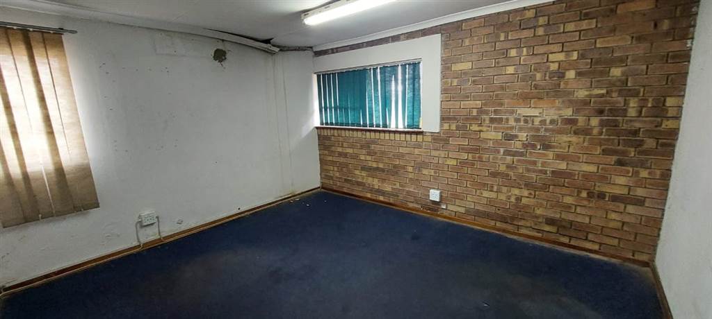 Commercial space in Secunda photo number 11