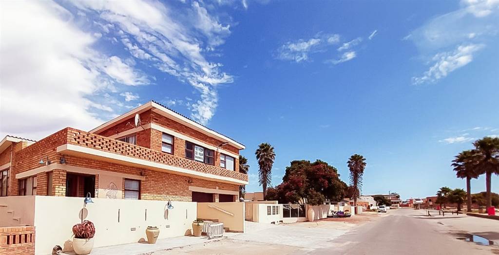 6 Bed House in Port Nolloth photo number 4