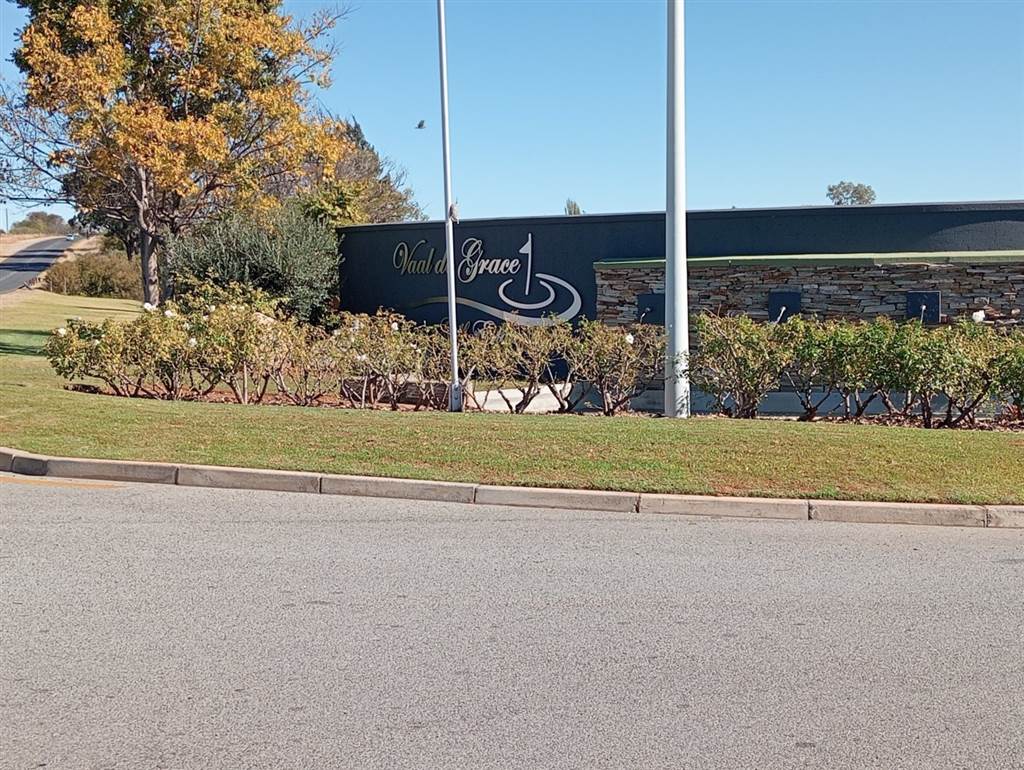 668 m² Land for sale in Vaal de Grace Golf Estate T4790086 Private