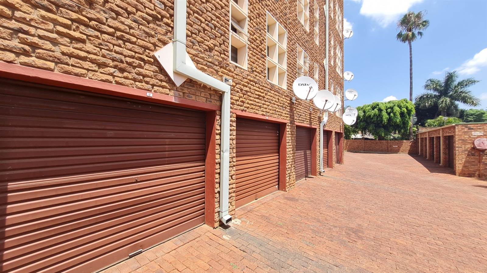 2 Bed Apartment in Pretoria North photo number 17